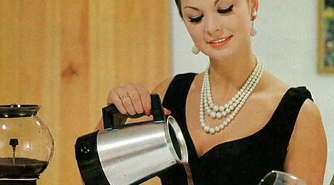 Moteris įsipilkite kavos